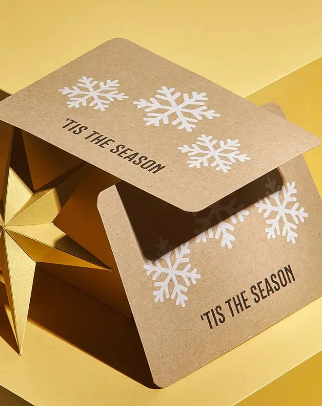 Kraft papier met witte bedrukking